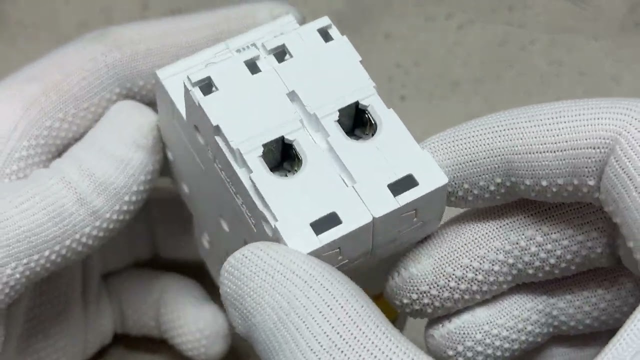 Автоматический выключатель 2P 20А С Resi9 Schneider Electric R9F12220