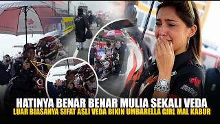 Download lagu TABIAT ASLI Veda Bikin Umbarella Girl Cantik Ini Malu : Veda Berlari Ga Mau Istirahat Demi Sobatnya mp3