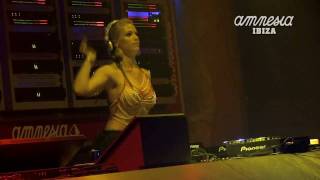 NIKKI BELLUCCI  AMNESIA