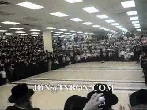 Bobover Hachnosas Sefer Torah in BP