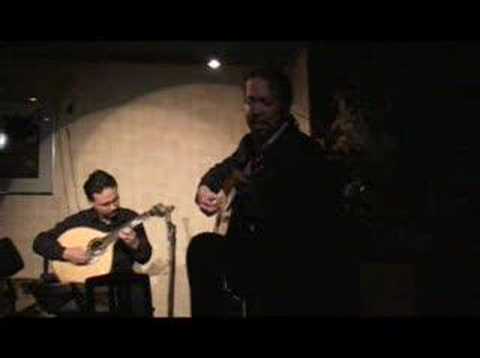 TAKU-É Noite na Mouraria(Fado)