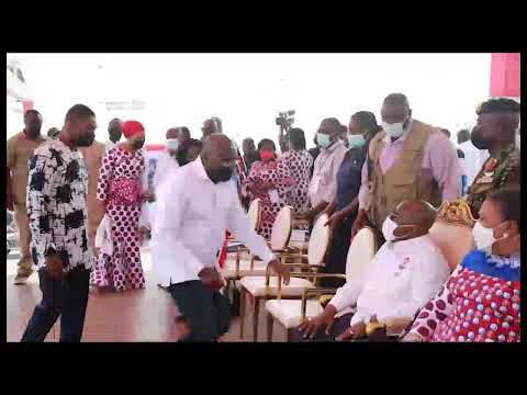 BAWUMIA MOBBED BY ASHANTI REGIONAL MPs    As They Ushered Him To Conference Grounds