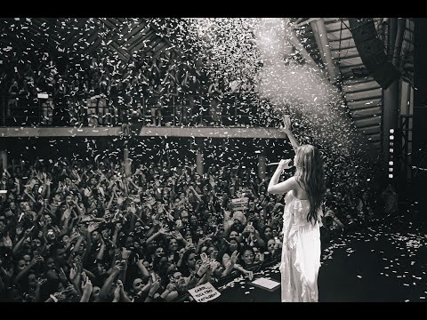 Carol Biazin - GLITTER (Ao Vivo no Circo Voador)