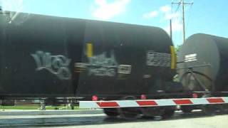 preview picture of video 'Train Crossing Near Fortville, Indiana'