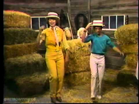 Size Small Country - "Size Small Time Is Such A Lovely time" (1983)