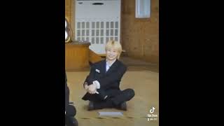 How old do you think this guy is?#HANBIN #TEMPEST