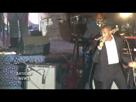 RAPHAEL SAADIQ & L.A. REID INDUCT EARTH, WIND AND FIRE INTO SONGWRITERS HALL OF FAME