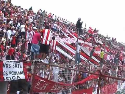 "ASI LO VIVIMOS NOSOTROS - PUEBLO CIRUJA" Barra: La Banda del Camion &bull; Club: San Martín de Tucumán