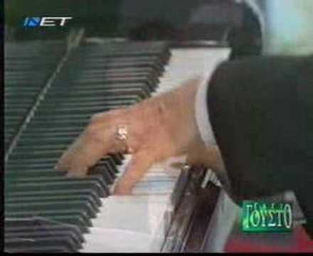 Eleni Karaindrou-Unreleased theme from "The Dust of Time"