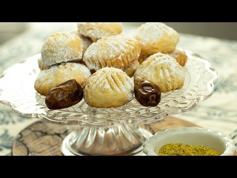 Date & Walnut Filled Kourambiedes: Greek/Cypriot Phoinikota