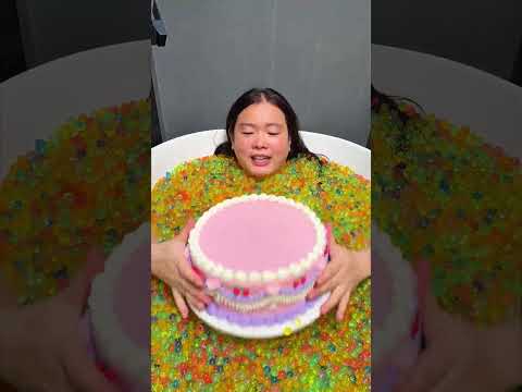 Which one would you choose?🍓🍭🥰