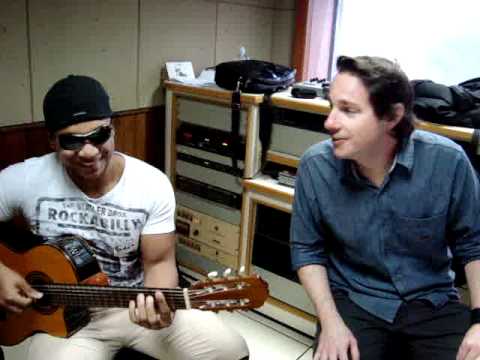 Grupo Atração e o cantor Val Tomazini