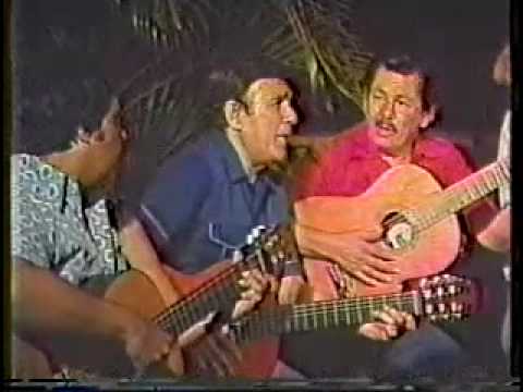 TRIO VEGABAJENO sigamos pecando