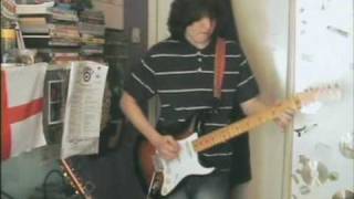 Video thumbnail for Vox Valvetronix VT50 Guitar Amplifer demo by Andy Hughes