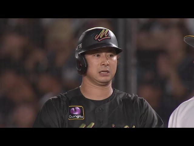 【8回裏】自らを祝う一打!! マリーンズ・藤岡裕大 センターへのバースデータイムリーヒット!!  2024年8月8日 千葉ロッテマリーンズ 対 福岡ソフトバンクホークス