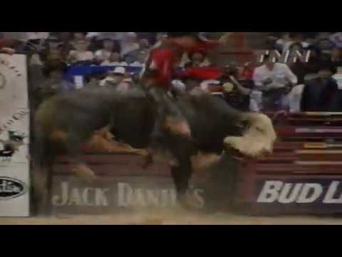 Dillinger bucks Justin McBride - 99 PBR Finals
