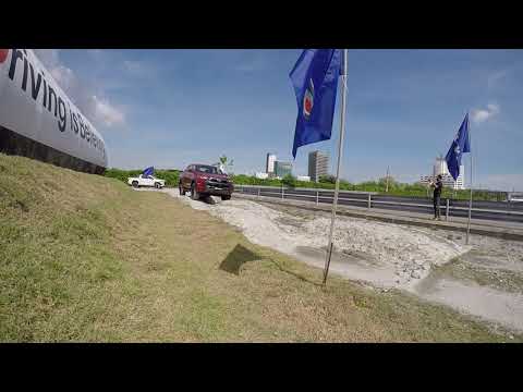 KK Review - Toyota Revo Rocco MC 2.8 4WD Top Off-road at TDEX - Part 2