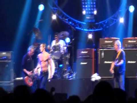 Iggy & The Stooges - Open up and Bleed - Biarritz, Big Festival, July, 21, 2010