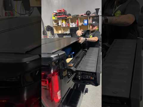 GMC Sierrra Bed Cover -TonnoFlip Tonneau Covers #truckbedcover #gmcsierra #tonnoflip