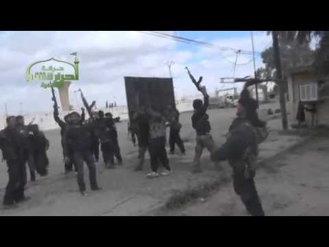 فرحة عناصر أحرار الشام بالسيطرة على مبنى الهجانة في مدينة الرقة