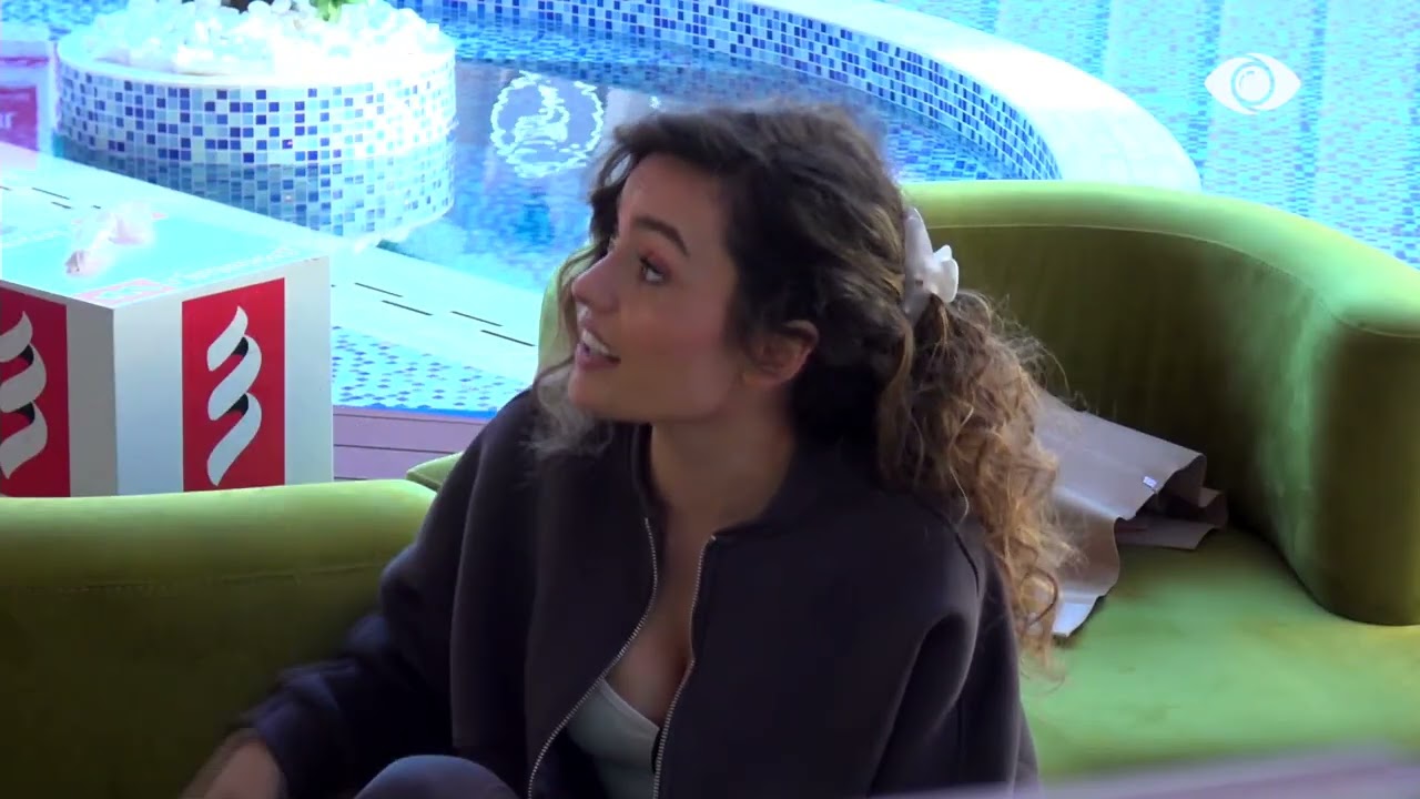 Nuk jam unë halabake/ Debat mes Livias dhe Gretës