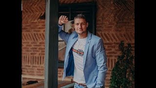 Александр Задойнов показал тату с именами дочерей ))