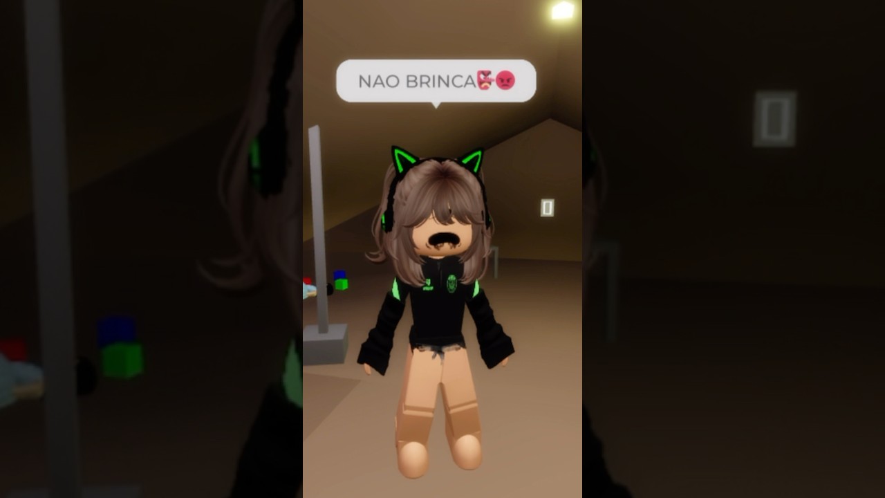 Cade a porta?💀 #rumoaos17k #memeblox #brookhaven ​⁠@Themrbaconofficial