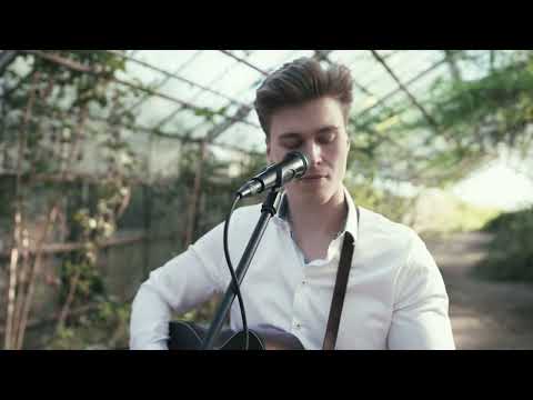 Easy on me (Adele) - Live Cover by Nico Grund