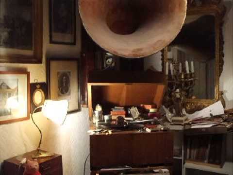 "Gracie Fields at Home - a Party with her Father, Mother, Brother & Sister Pts 1 & 2 "HMV C 2622