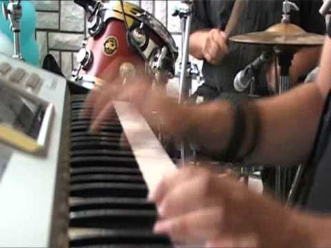 TIGROVI RITAM SEKCIJA JOCA KING SLADJAN BUBNJAR I MLADJA GITARISTA