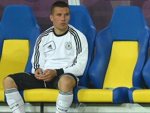 Lukas Podolski - Keiner will den Weltmeister- Poldi , nicht mal FC Viktoria Köln ;-)