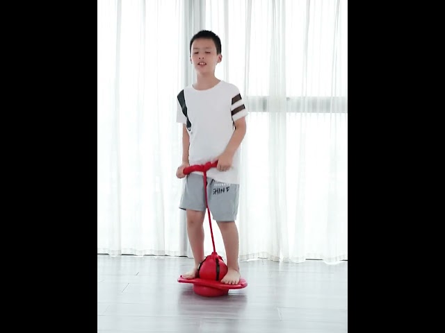 Vídeo relacionado con Balón de Salto Equilibrado para Niños, Pelota Pogo con Mango, Antideslizante, Juguete Deportivo para Casa, Jardín, Juego y Ejercicio Físico (Morado)