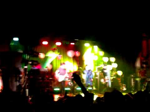 Cansei De Ser Sexy - "Let´s Reggae All Night" Live @ Teatro Sá Da Bandeira - Porto