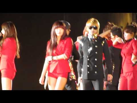 FANCAM2011 K POP Music Fest in Sydney vs 4 Minute   Mirror Mirror 2