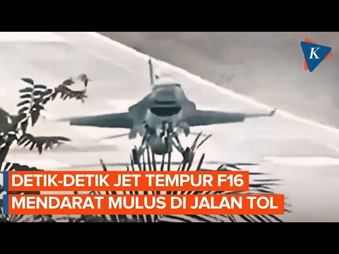 Detik-Detik Jet Tempur F-16 dan Super Tucano TNI AU Mendarat Mulus di Jalan Tol Trans Sumatera