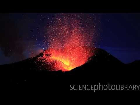 Iceland volcano Eyjafjallajokull erupting, April 2010