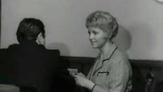 Семнадцать мгновений весны, Где-то далеко.