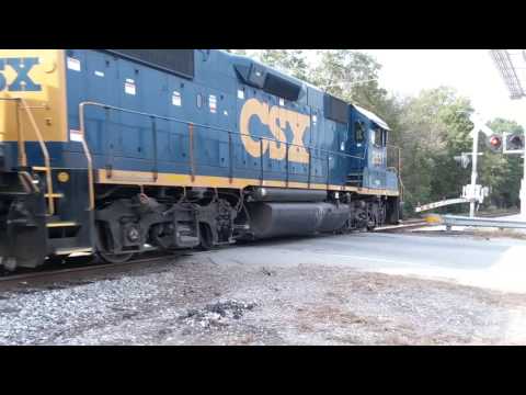 CSXT F732-16 GP38-2 Running Hard Notch 8!!!