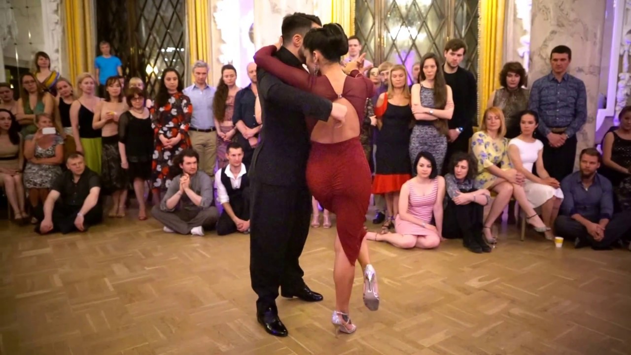 2-4 Show Jonathan Saavedra & Clarisa Aragón