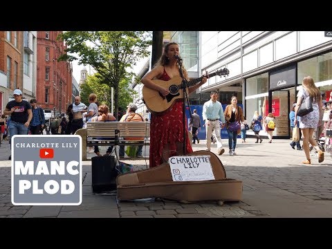 Charlotte Lily busking on Market Street, Manchester [4K60fps]