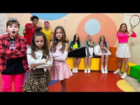 Kamil ​​Schulfreundin wurde die BELIEBTESTE unter den Mädchen 😮 Amina ist unglücklich | KiKido