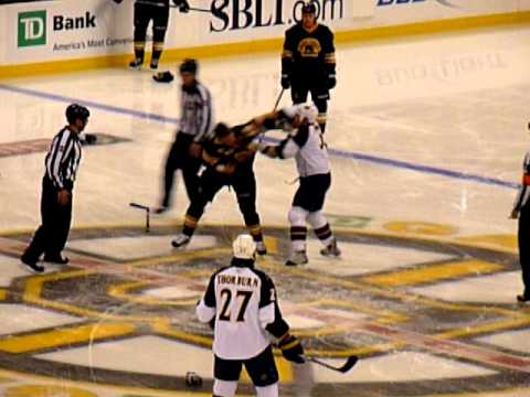 Thornton vs Boulton Fight 12/23/10 Bruins/Thrashers