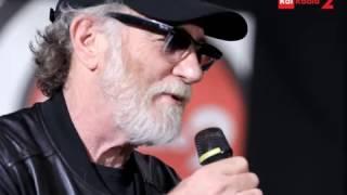 Francesco De Gregori canta e parla di Caterina