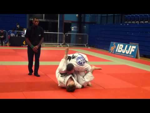 Oscar Gugala vs Alessandro Borgonovo - IBJJF London Winter Open 2016 - Purple Adult - Open