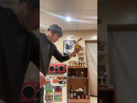 Finally starting to get lunar !!! Using the Sweets joshua flow grove kendama mod !!! Amped shape.