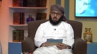 صورة والدها يمنعها من قراءة القرآن وتعلم أمور دينها وهو رجل عاصي فما نصيحتكم؟ | الشيخ خالد الفليج