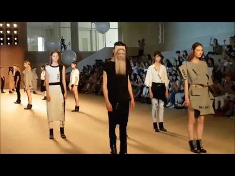 Desfile de Txell Miras Primavera/Verano 2017 en la 080 Barcelona Fashion Week "Inoroutlook"