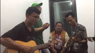 Download lagu Spontan Uhuyy, Bukan cinta pertama - Kaktuz Band (live akustik) mp3