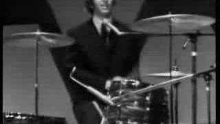 The Beatles (Ringo Starr) - &#39;&#39;Act Naturally&#39;&#39; [Live]