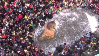 preview picture of video 'Al Xut li roben la corona - Carnaval Solsona 2014'